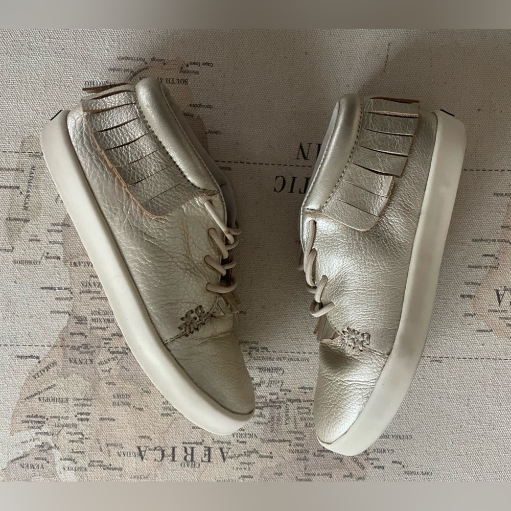 Freshly Picked Platinum Sneaker Mocc Leather Shoes Size 10 - Picture 5 of 10